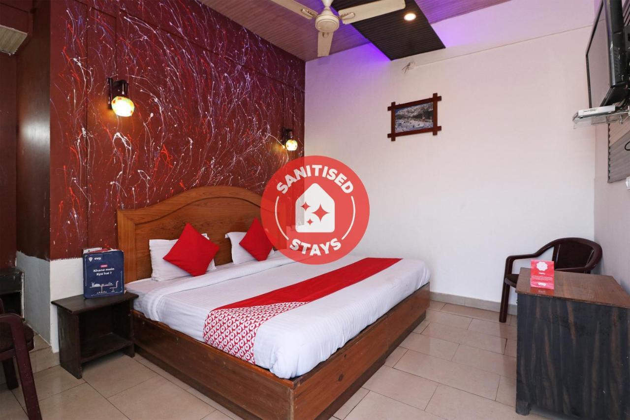 Hôtel Oyo 75571 Sai Pooja Lodging à Bombay Extérieur photo
